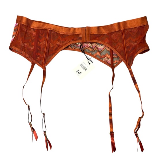 NWT KILO BRAVA Peaks & Valleys Embroidery Mesh Garter Belt Size XXL Multicolor - Picture 4 of 4